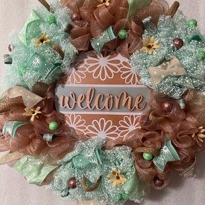 Welcome Floral Wreath - Mint and Brown Home Holiday Décor